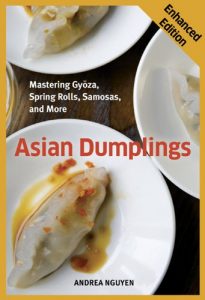 Descargar Asian Dumplings: Mastering Gyoza, Spring Rolls, Samosas, and More pdf, epub, ebook