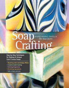 Descargar Soap Crafting: Step-by-Step Techniques for Making 31 Unique Cold-Process Soaps (English Edition) pdf, epub, ebook