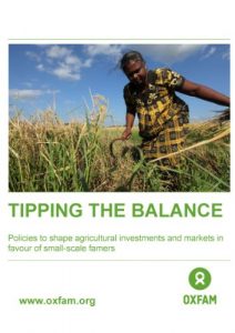 Descargar Tipping the Balance: Policies to shape agriculture investments and markets in favour of small-scale farmers (English Edition) pdf, epub, ebook