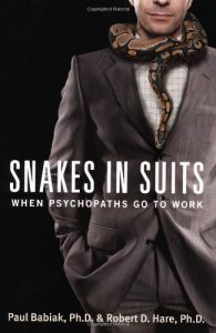 Descargar Snakes in Suits: When Psychopaths Go to Work pdf, epub, ebook