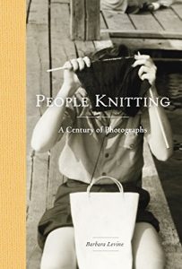 Descargar People Knitting: A Century of Photographs pdf, epub, ebook