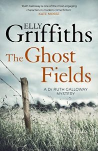 Descargar The Ghost Fields: The Dr Ruth Galloway Mysteries 7 pdf, epub, ebook