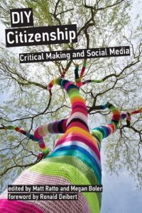 Descargar DIY Citizenship: Critical Making and Social Media (English Edition) pdf, epub, ebook